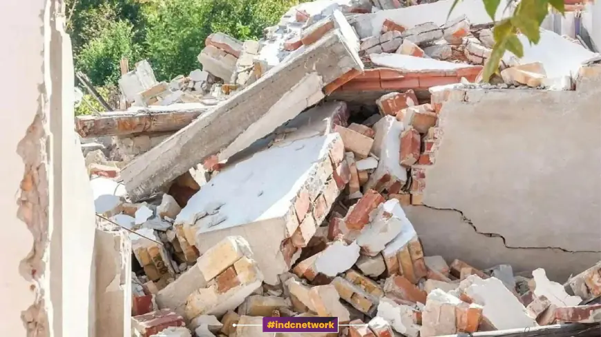 40 Students Injured as School's First Floor Collapses in Barabanki : 15 Admitted to Trauma Center