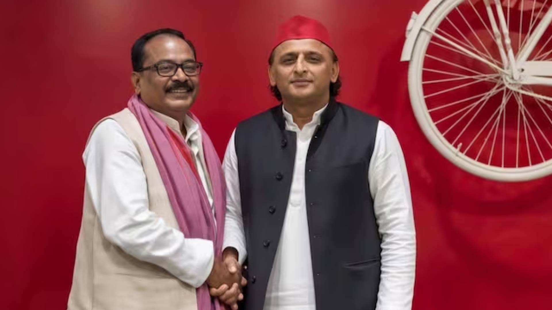 सपा ने कमलेश यादव का टिकट काटा, BJP के बागी संजयन त्रिपाठी को बनाया उम्मीदवार