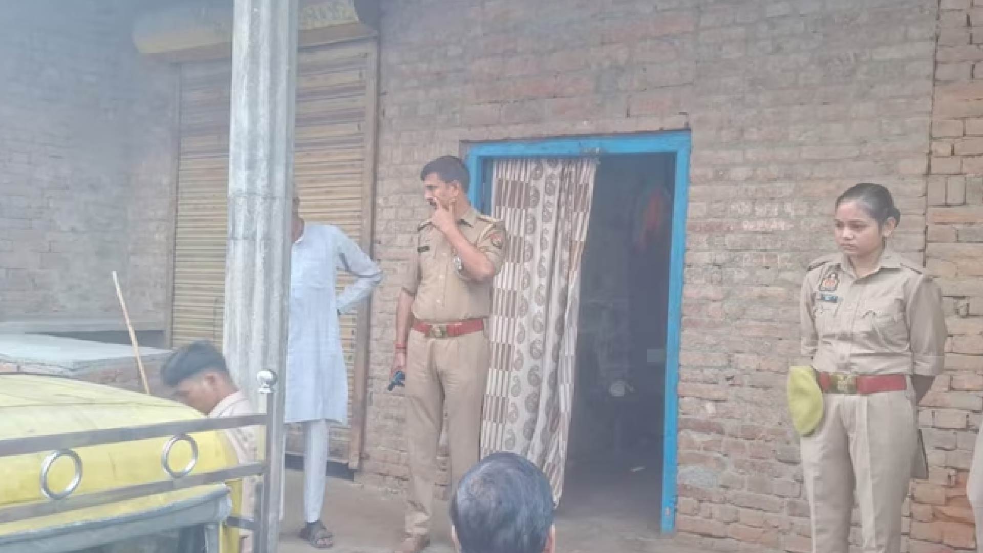 सहारनपुर में घर के अंदर संदिग्ध हालत में मिला कोमल का शव, भाई आशीष हिरासत में